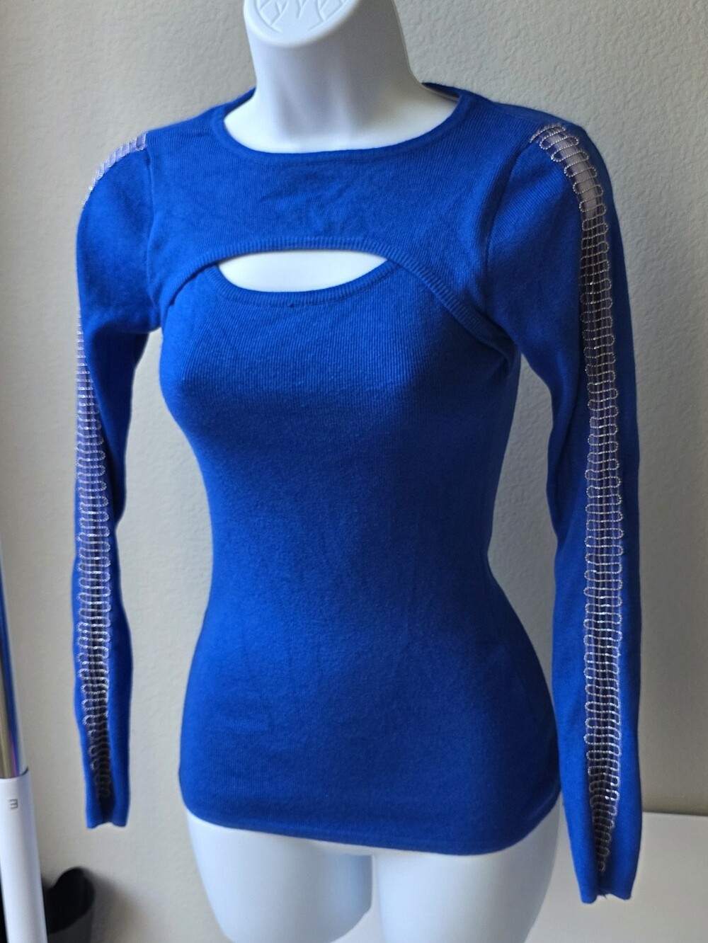 Ember Blue Women's Long Sleeve Cutout Top with Sleeve Accent